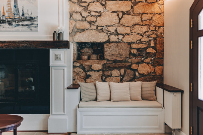 Interijer, Mary's Villa u Malinskoj na otoku Krku, s bazenom i punionicom za električna vozila Milčetići