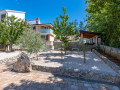 Villa Mary a Malinska sull'isola di Cherso, Croazia, con piscina e stazione di ricarica per veicoli elettrici Milčetići